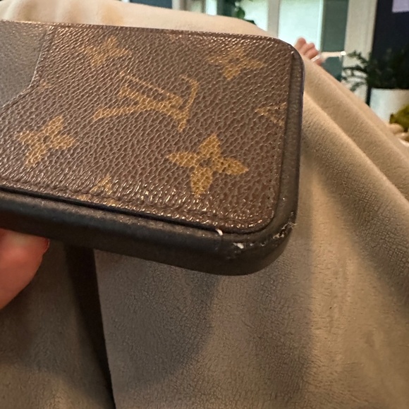 Apple 14 Pro Max Louis Vuitton phone case - Picture 5 of 5